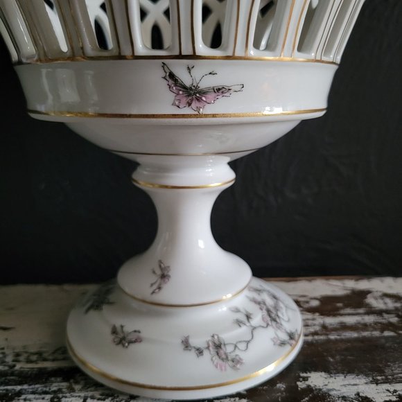 Antique Old Paris Reticulated Porcelain Compote, Pedestal Basket w Butterflies - Picture 2 of 10